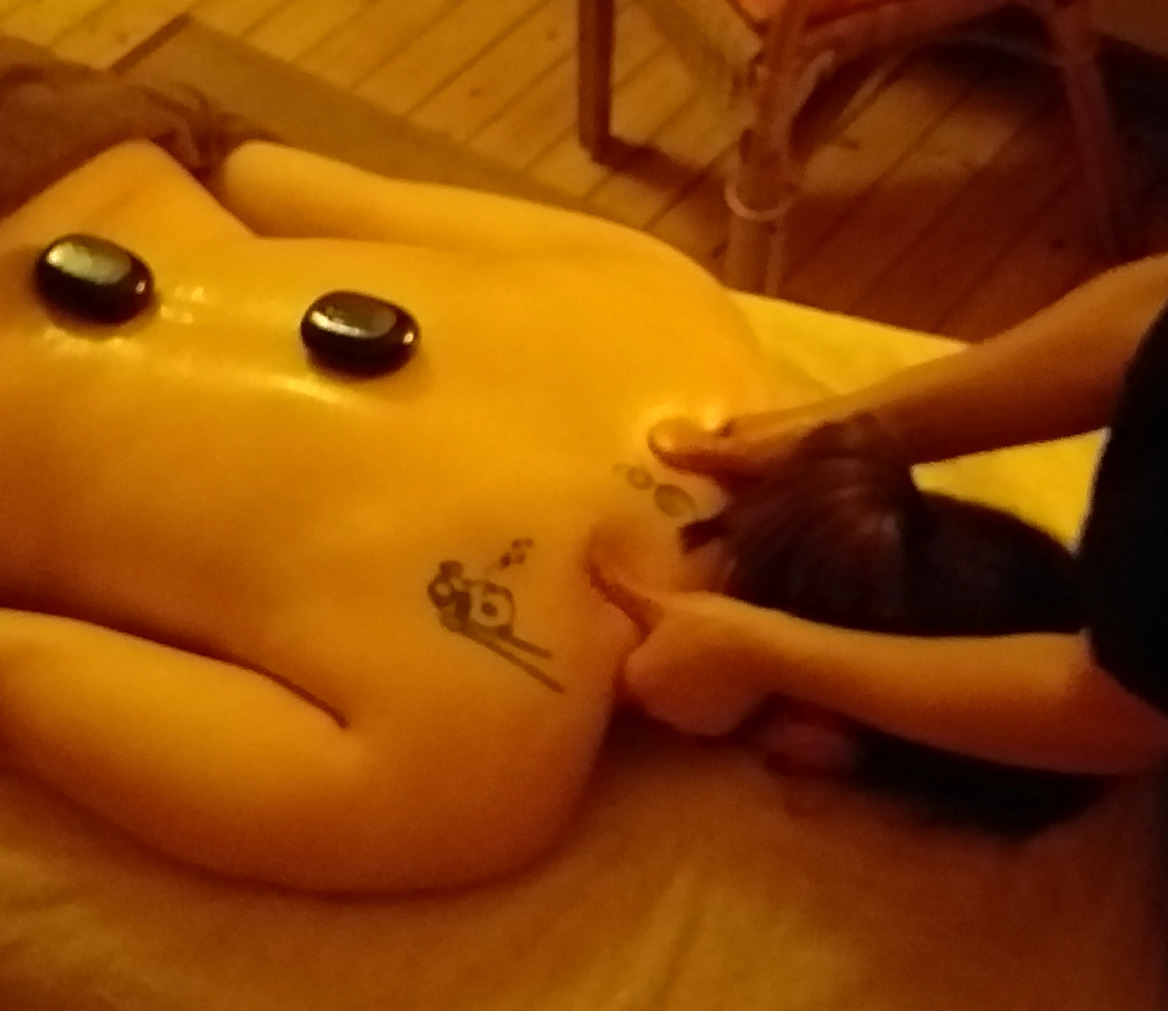 Massage aux pierres chaudes